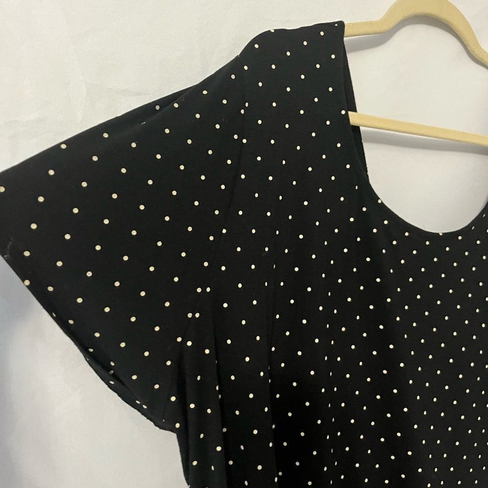 🟢Torrid Polka with Ivory Polka Dot Lace-up Back Short Sleeve Top Size 5 - Picture 6 of 7